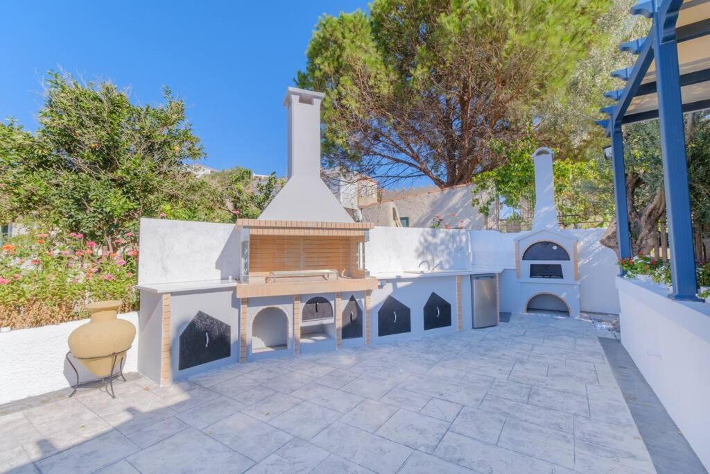 Lefkathia Beach Villa - Gated Beach-Front Private Villa At Lefkathia Beach, Chios! Volissos エクステリア 写真